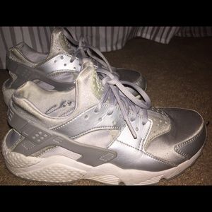 7.5  metallic silver/matte silver